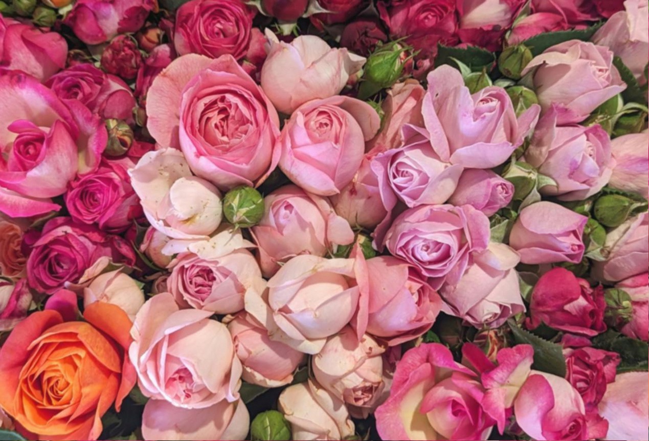 Complex floral composition demonstrating advanced structural techniques